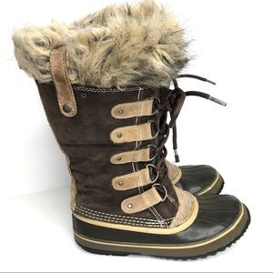 Sorel brown women’s winter lace up boots Size 7